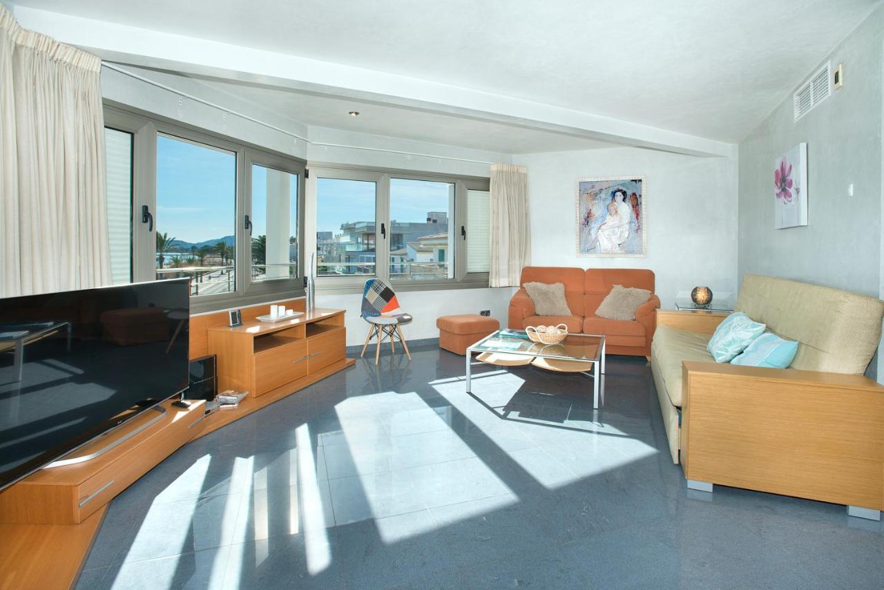 Magnifics With Sea View By Js *